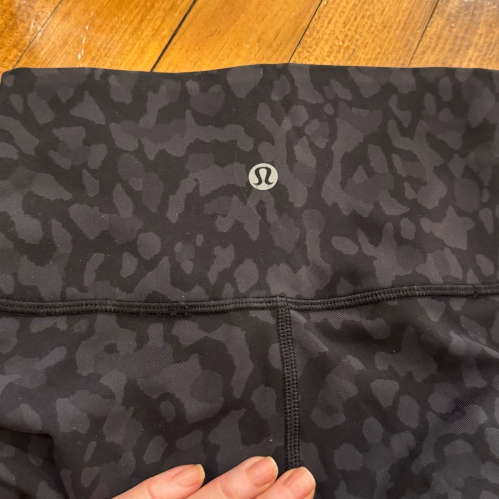 Lululemon Black leopard Patterned Leggings size 2
